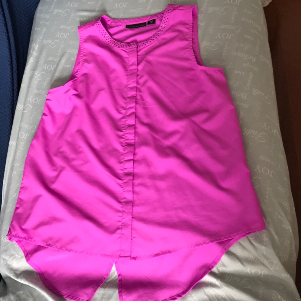 Sleeveless top (purplelish -pink)